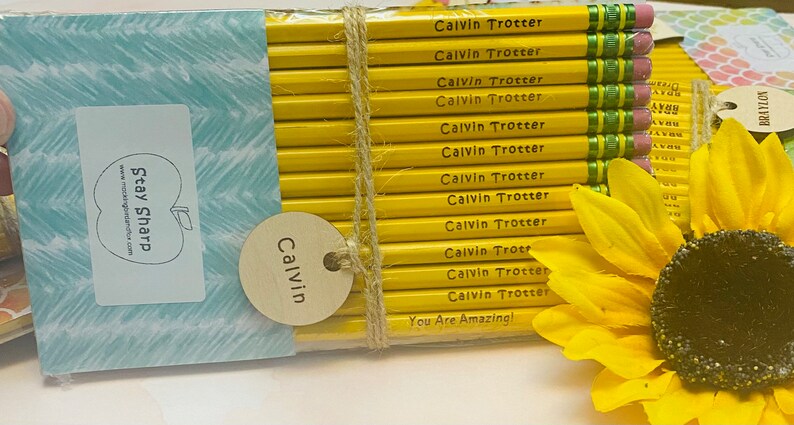 ✏️GIANT pencil craft! ✏️ these are so cute for back to school