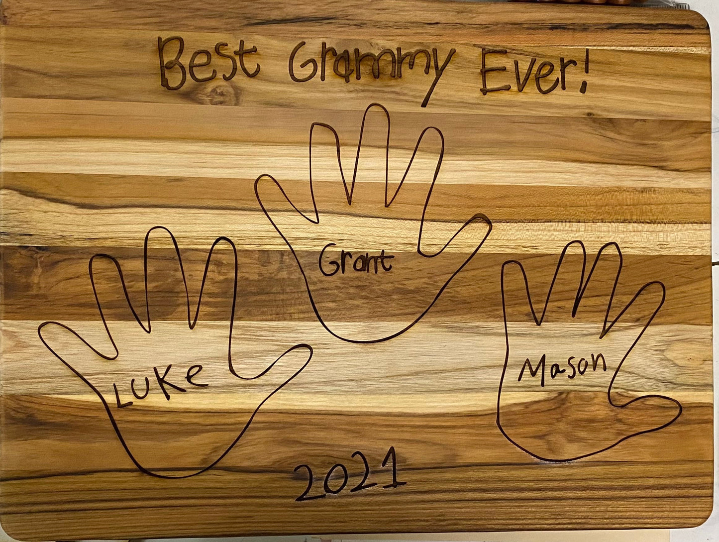 Personalized Cutting Board // Handprint Cutting Board // Engraved Cutting Board // Gift